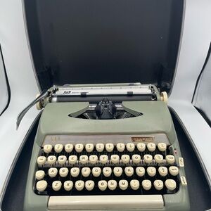 Vintage Classic pea Green Typewriter smith corona with case attached